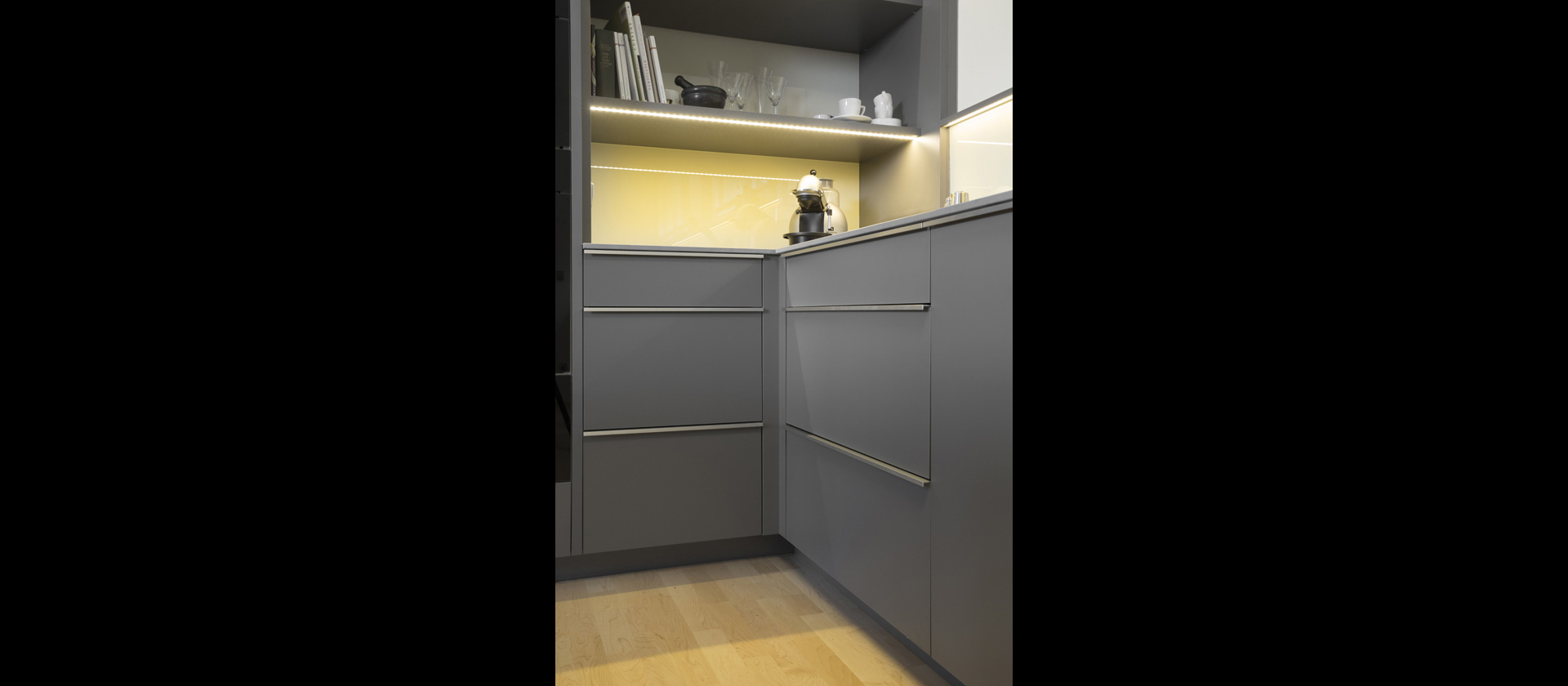 MTB-Küche in Beschichtung Grau